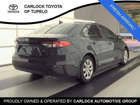 Used 2025 Toyota Corolla LE FWD image 4