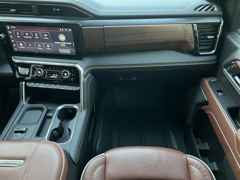 Used 2025 GMC Sierra 3500 Denali Ultimate image 35