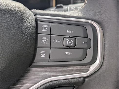Used 2024 Jeep Wagoneer Series III w/ Convenience Group I AWD/4WD image 15