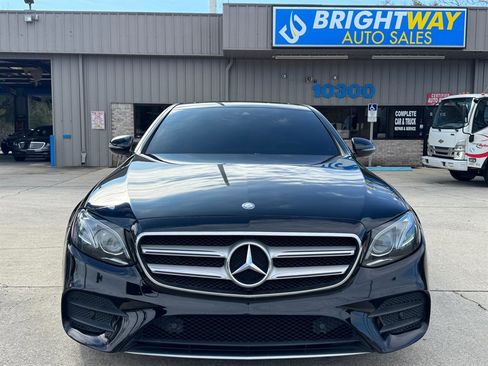 Used 2017 Mercedes-Benz E 300 4MATIC image 4