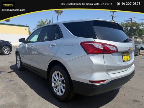 Used 2021 Chevrolet Equinox LS w/ LS Convenience Package image 7