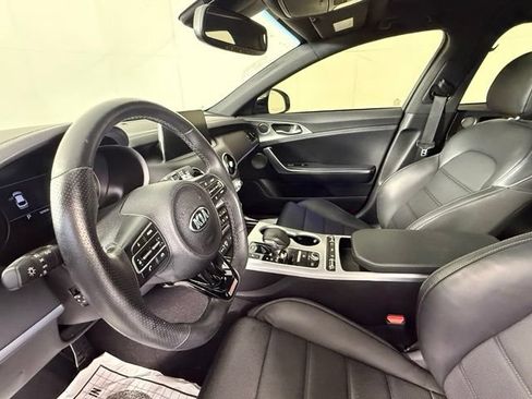 Used 2018 Kia Stinger GT2 AWD/4WD image 17