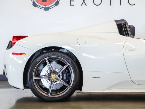 Used 2015 Ferrari 458 Spider RWD image 21