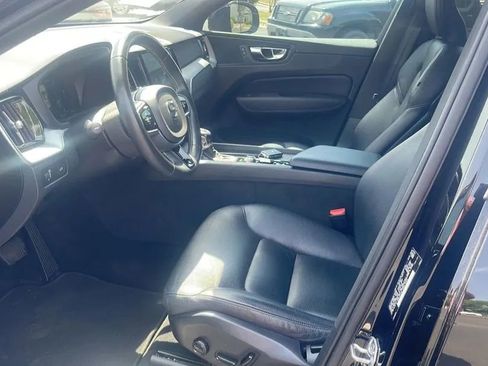 Used 2020 Volvo XC60 T5 Momentum FWD image 20