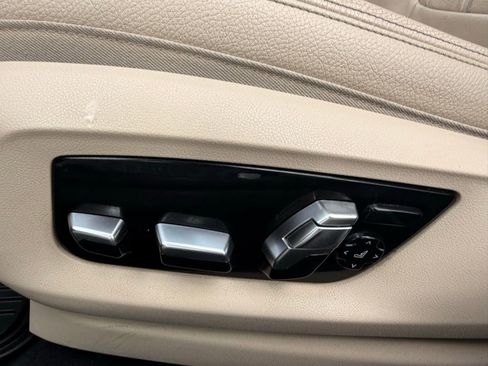 Used 2019 BMW 540i xDrive w/ Convenience Package AWD/4WD image 17