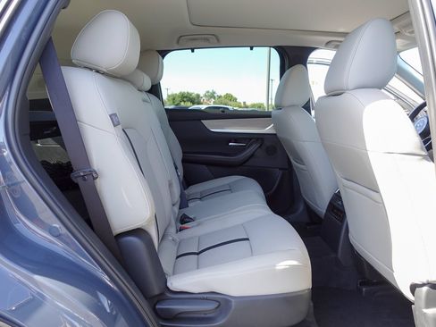 Certified 2025 MAZDA CX-70 Plug-In Hybrid w/ Premium Pkg AWD/4WD image 16