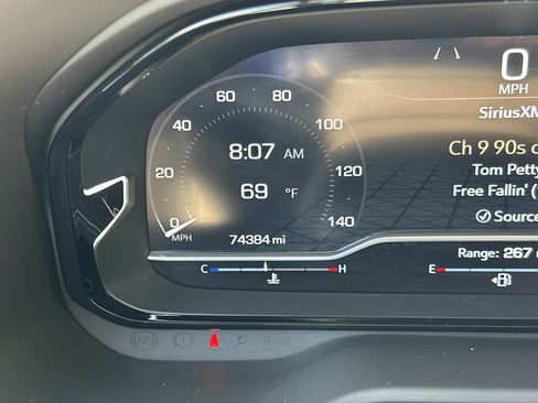 Used 2022 GMC Yukon XL Denali image 22