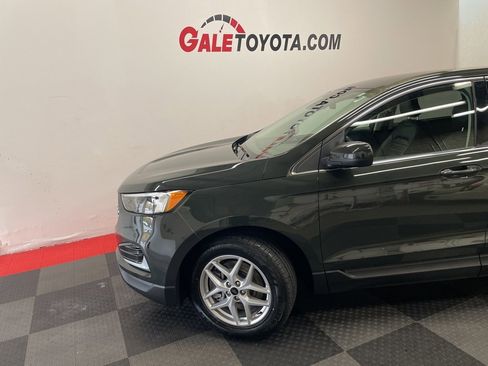 Used 2023 Ford Edge SEL image 3