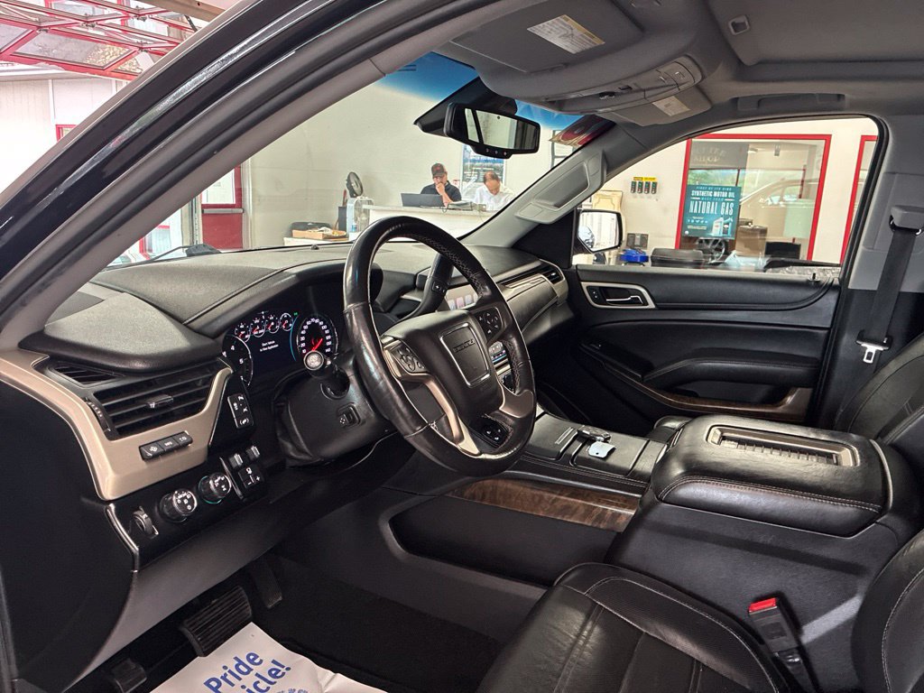 Used 2018 GMC Yukon Denali w/ Open Road Package AWD/4WD image 8