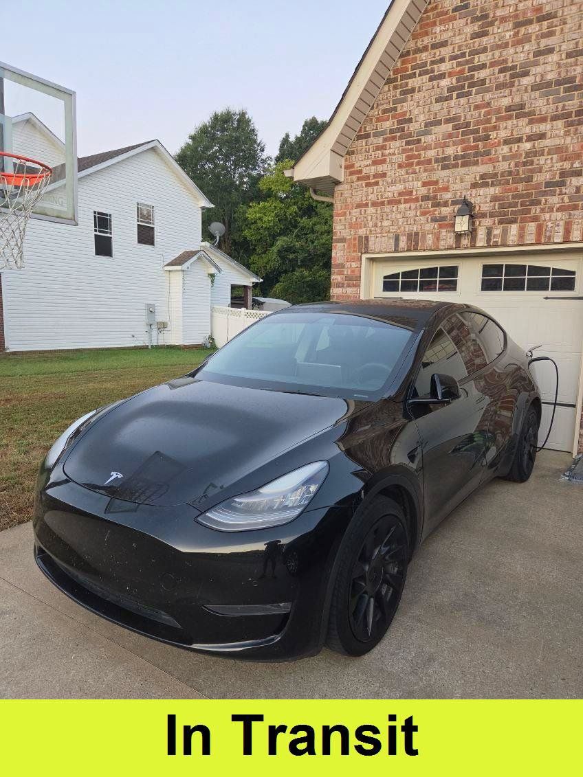 Used 2021 Tesla Model Y Long Range AWD/4WD image 1