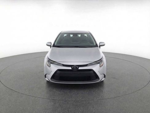 Used 2024 Toyota Corolla LE FWD image 2