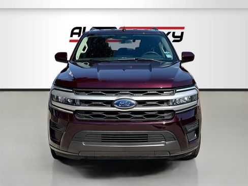 Used 2024 Ford Expedition XLT image 2