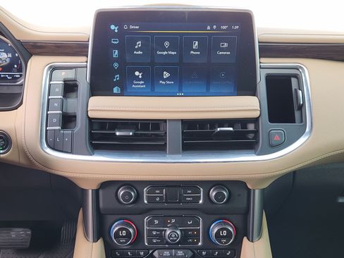 Used 2024 Chevrolet Tahoe Premier w/ Premium Package AWD/4WD image 18