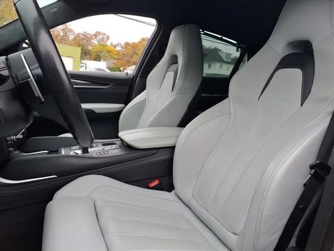 Used 2019 BMW X6 M image 25