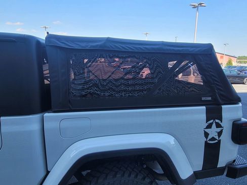 Used 2025 Jeep Gladiator Sport AWD/4WD image 8