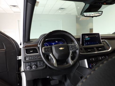 Used 2023 Chevrolet Tahoe Premier w/ Advanced Technology Package AWD/4WD image 19