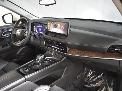 Certified 2026 Nissan Rogue Platinum w/ Platinum Premium Package AWD/4WD image 38