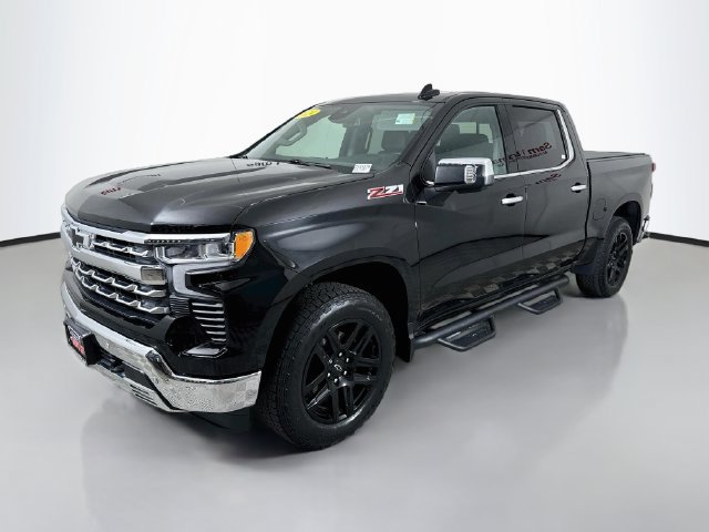 Used 2024 Chevrolet Silverado 1500 LTZ AWD/4WD image 3