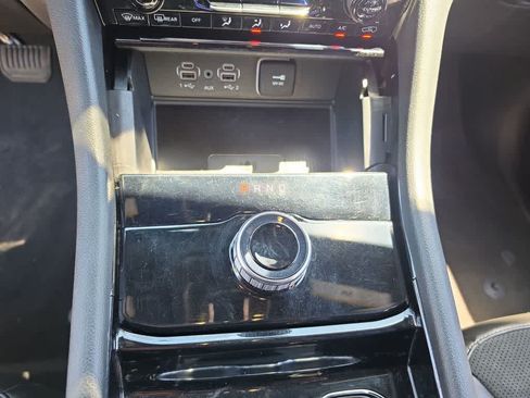 Used 2023 Jeep Grand Cherokee Altitude AWD/4WD image 19