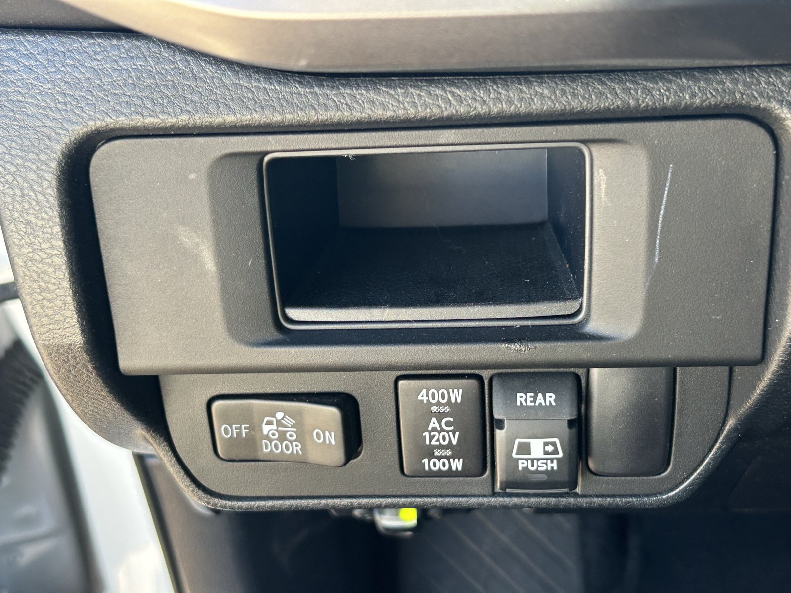 Used 2017 Toyota Tacoma Limited w/ Tow Package AWD/4WD image 17