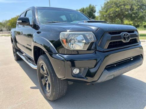 Used 2014 Toyota Tacoma PreRunner w/ TRD Sport Package RWD image 3