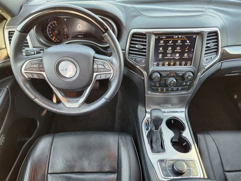 Used 2018 Jeep Grand Cherokee Overland image 37