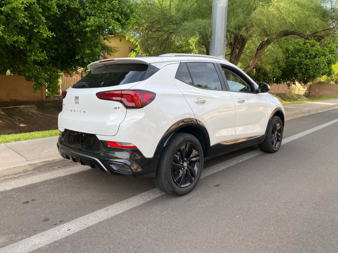Used 2024 Buick Encore GX Sport Touring FWD image 5