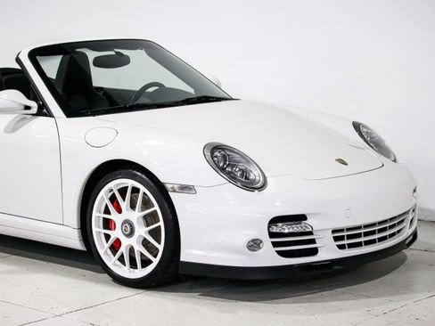 Used 2011 Porsche 911 Turbo image 42