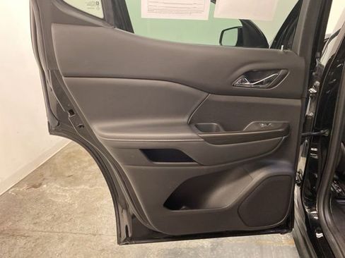 Certified 2023 GMC Acadia SLT w/ Elevation Edition image 24