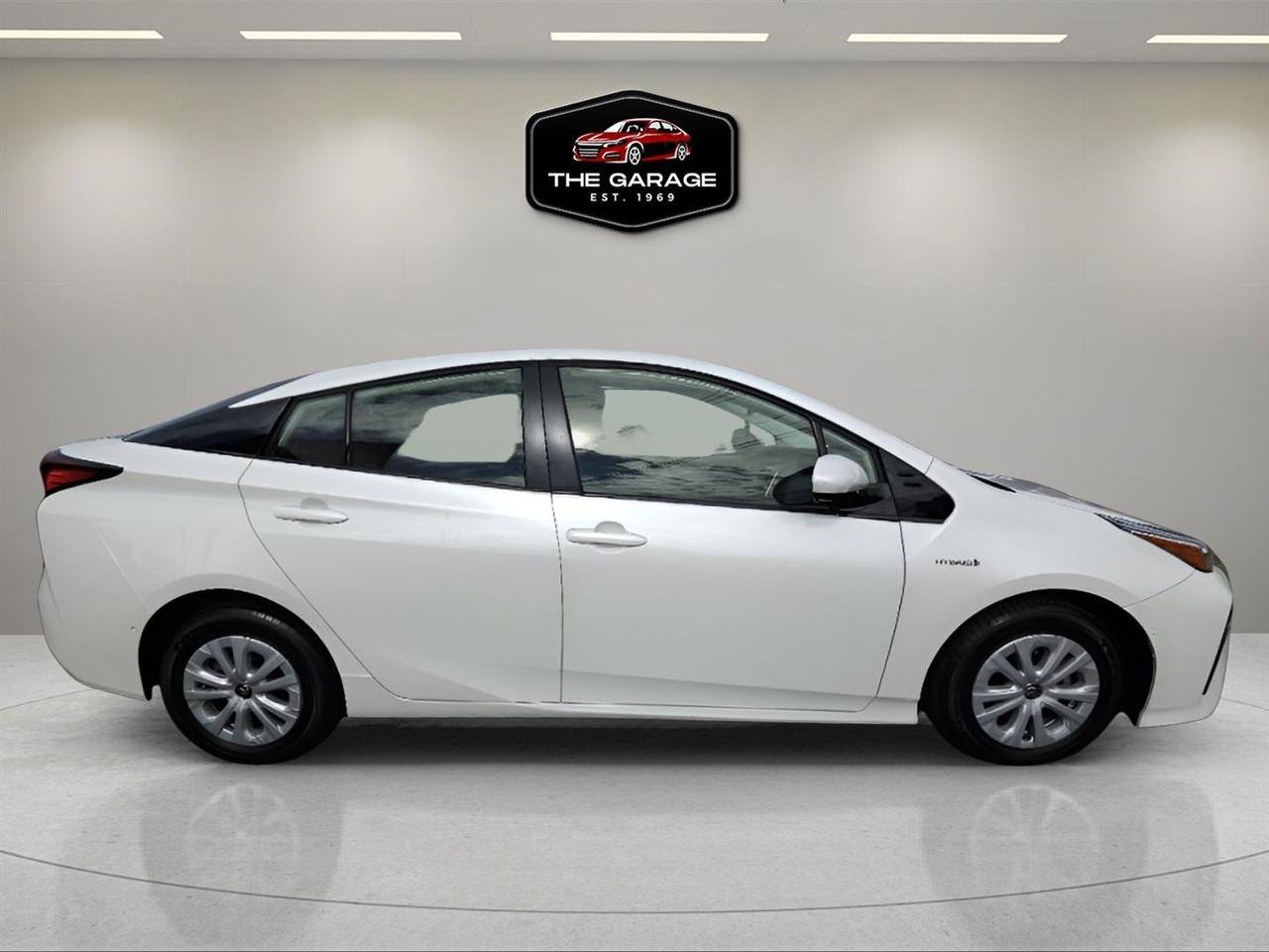 Used 2019 Toyota Prius LE FWD image 8