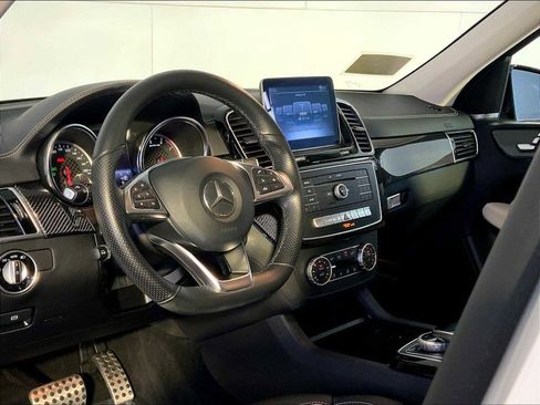 Used 2019 Mercedes-Benz GLE 43 AMG 4MATIC image 4