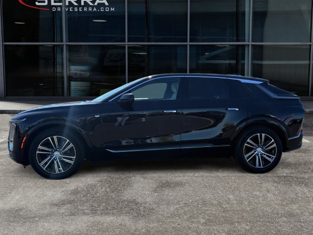 Used 2024 Cadillac Lyriq Luxury w/ LPO, Floor Liner Package AWD/4WD image 2