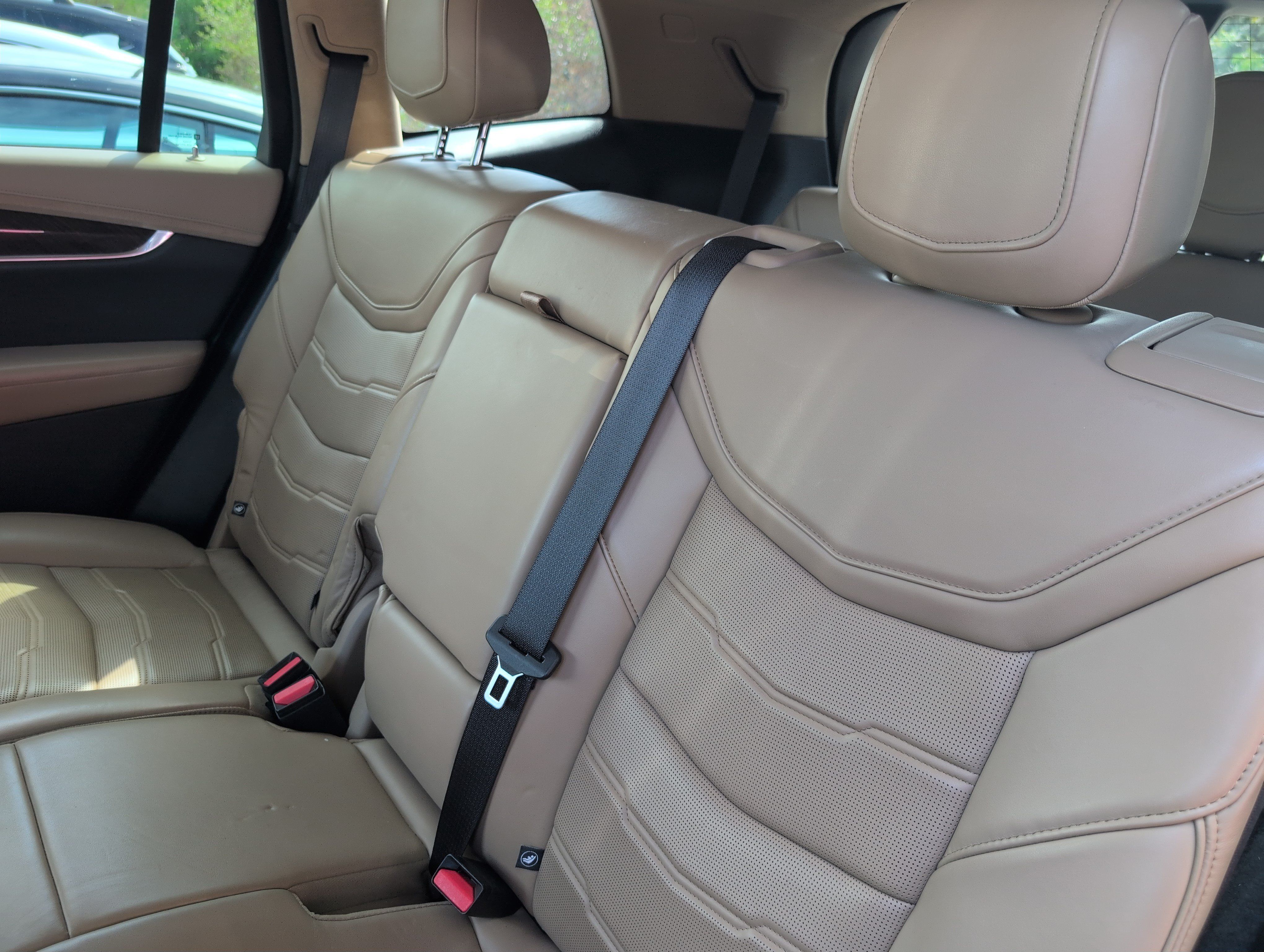 Used 2021 Cadillac XT6 Premium Luxury w/ Platinum Package AWD/4WD image 9