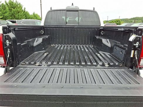 Certified 2022 Toyota Tacoma SR image 29