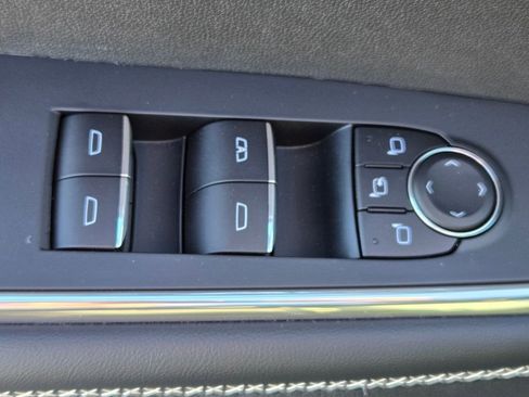 Used 2025 GMC Acadia Denali image 21