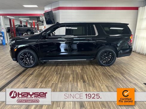 Used 2021 Chevrolet Suburban LT w/ Rear Media and Nav Package AWD/4WD image 2