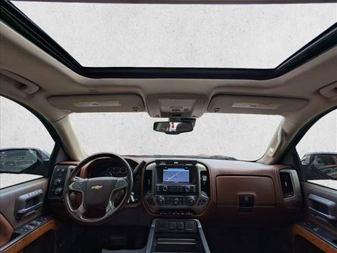 Used 2018 Chevrolet Silverado 1500 High Country AWD/4WD image 16