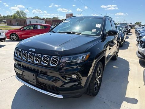 Used 2025 Jeep Compass Limited AWD/4WD image 2