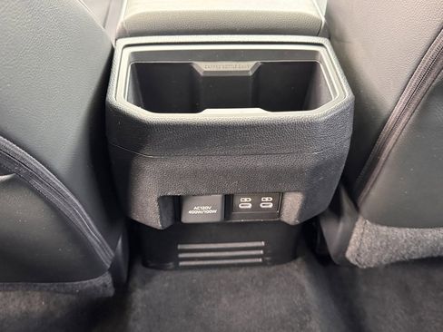 Used 2024 Toyota Tacoma TRD Off-Road image 29