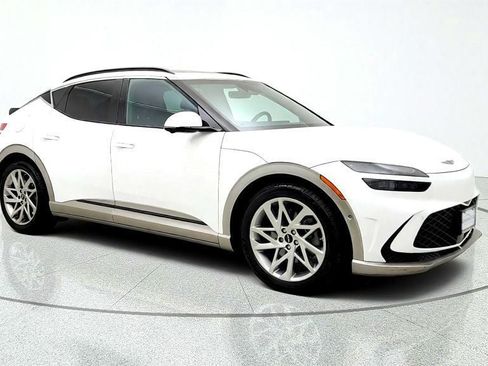 Used 2023 Genesis GV60 Advanced AWD/4WD image 3