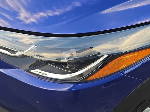 Used 2025 Toyota Corolla Cross LE image 10