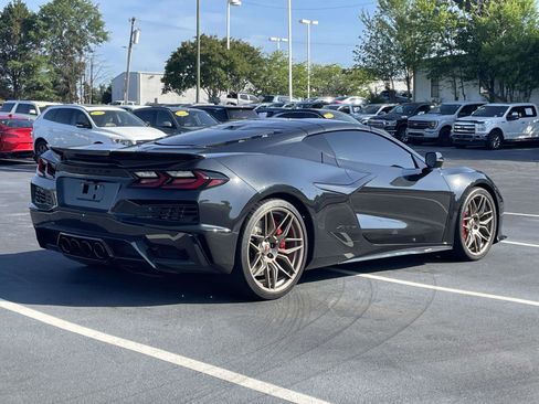 Used 2024 Chevrolet Corvette Z06 RWD image 7