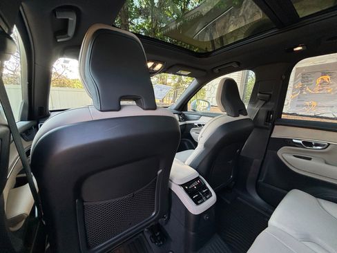 Used 2025 Volvo XC90 T8 Plus w/ Protection Package Premier AWD/4WD image 28