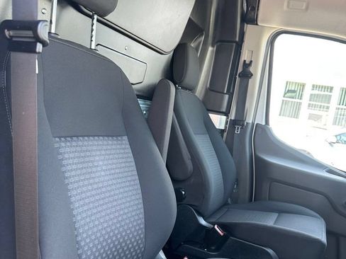 Used 2023 Ford E-Transit Medium Roof RWD image 27