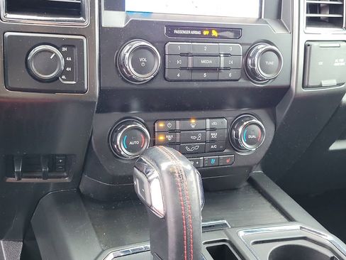 Certified 2019 Ford F150 Lariat image 28