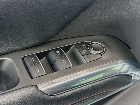 Used 2025 Chevrolet Traverse RS AWD/4WD image 18