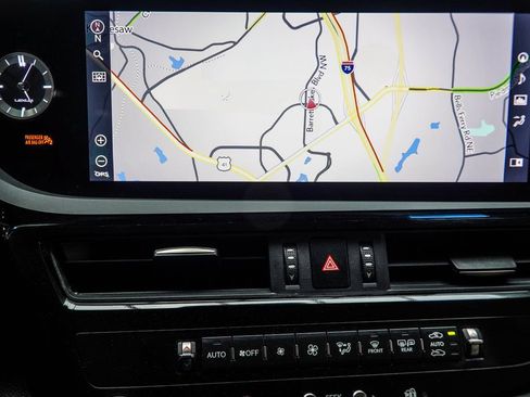 Used 2022 Lexus ES 350 Ultra Luxury w/ Accessory Package 2 FWD image 25