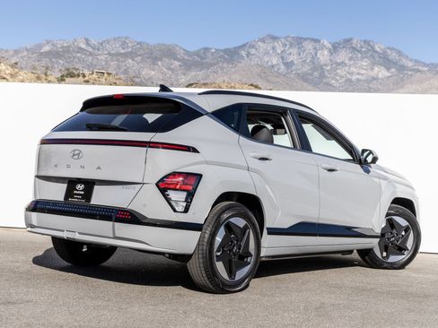Used 2024 Hyundai Kona Limited FWD image 15