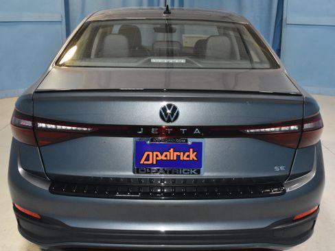 New 2026 Volkswagen Jetta SE FWD image 23