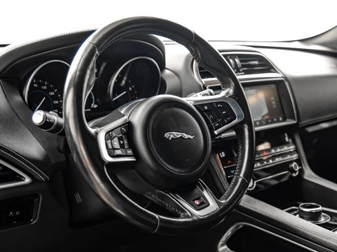 Used 2020 Jaguar F-PACE S AWD/4WD image 13